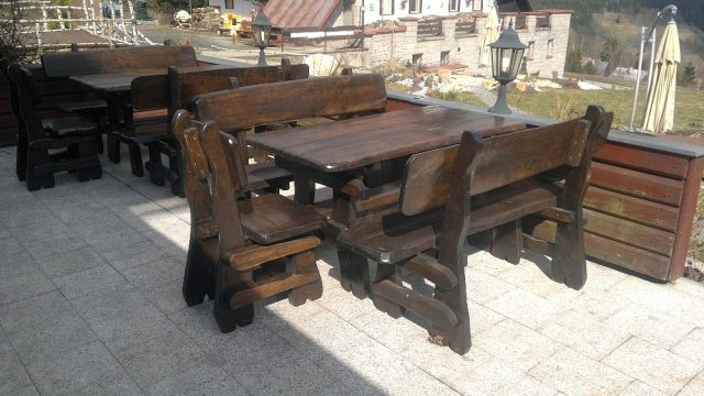 Zahradní sestava na terase penzionu